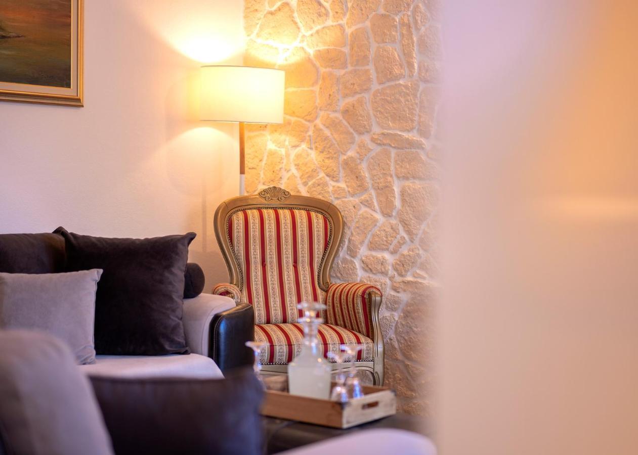 Apartament Capitis In The Center -private Pool