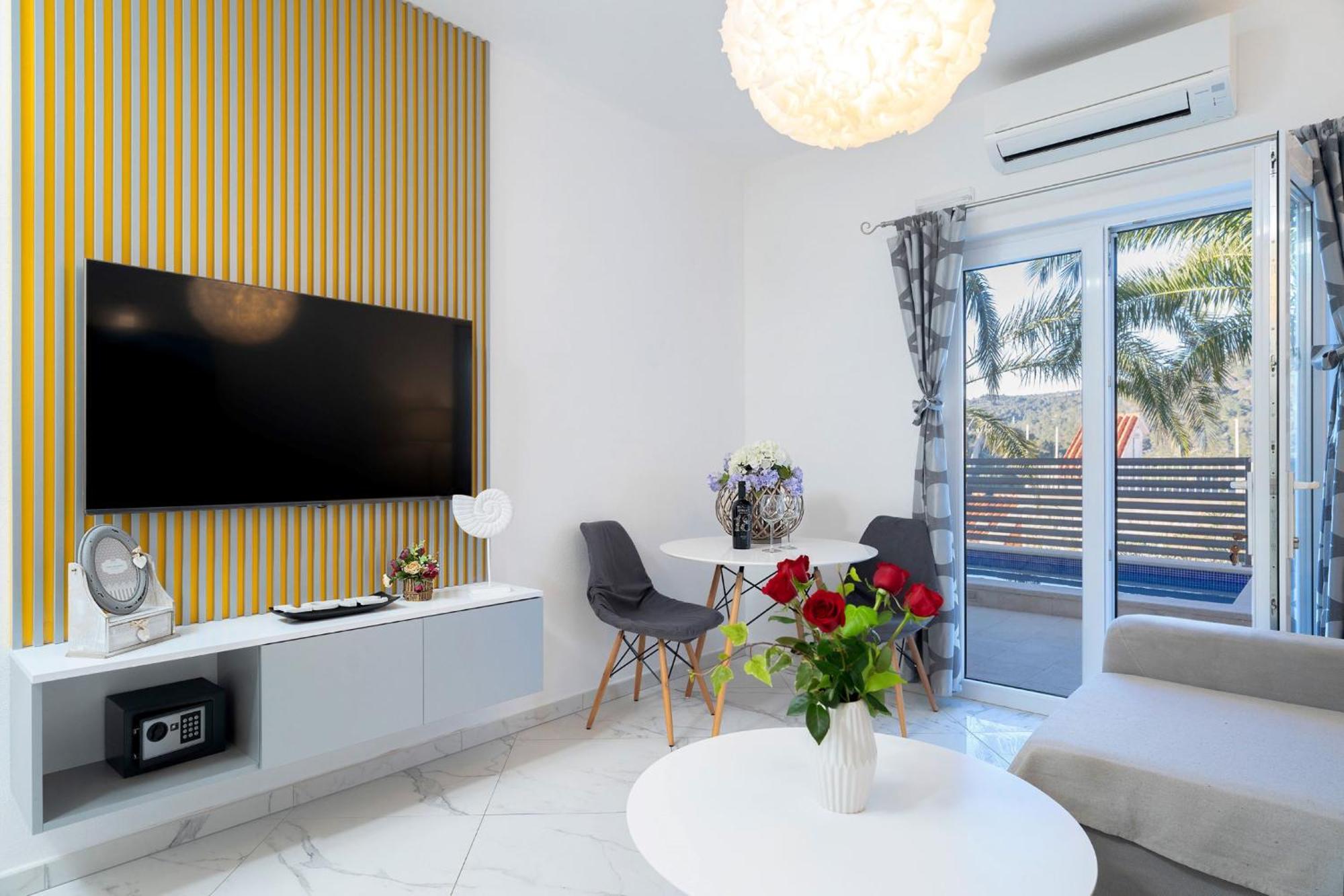 Apartament Capitis In The Center -private Pool