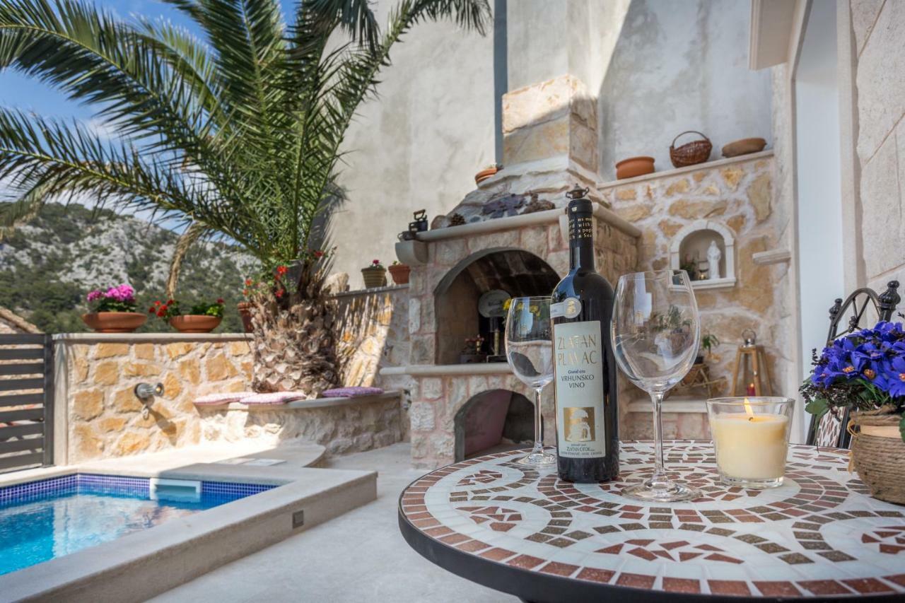 Apartament Capitis In The Center -private Pool