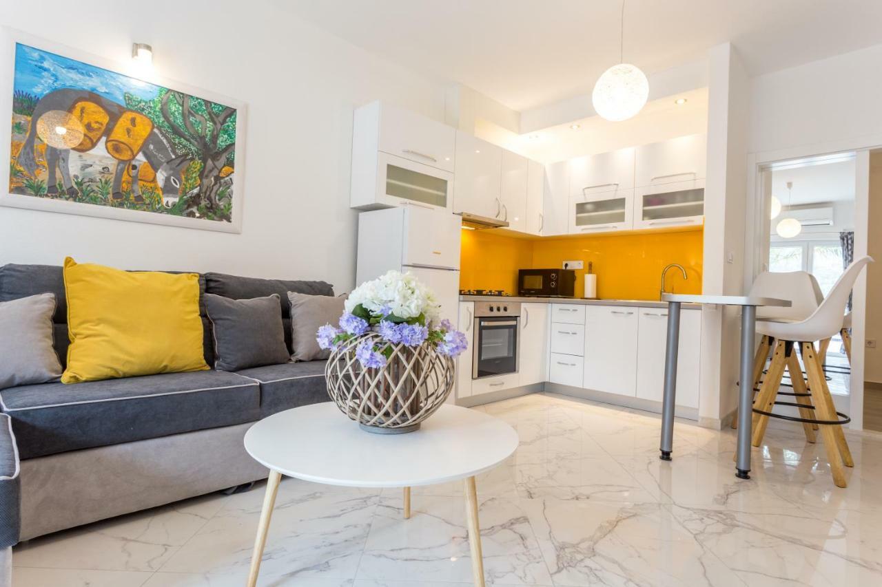 Apartament Capitis In The Center -private Pool *