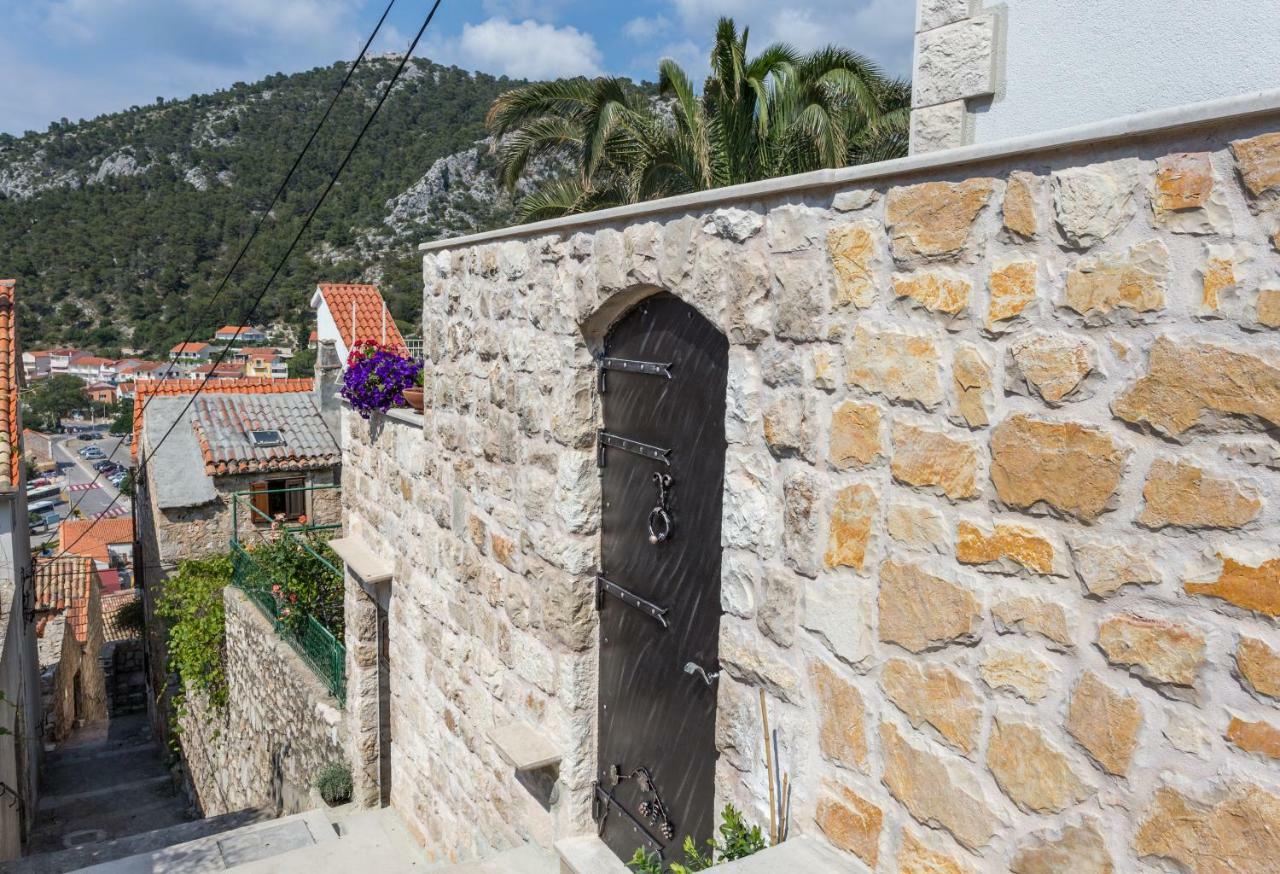 Capitis In The Center -private Pool Apartament Hvar Town