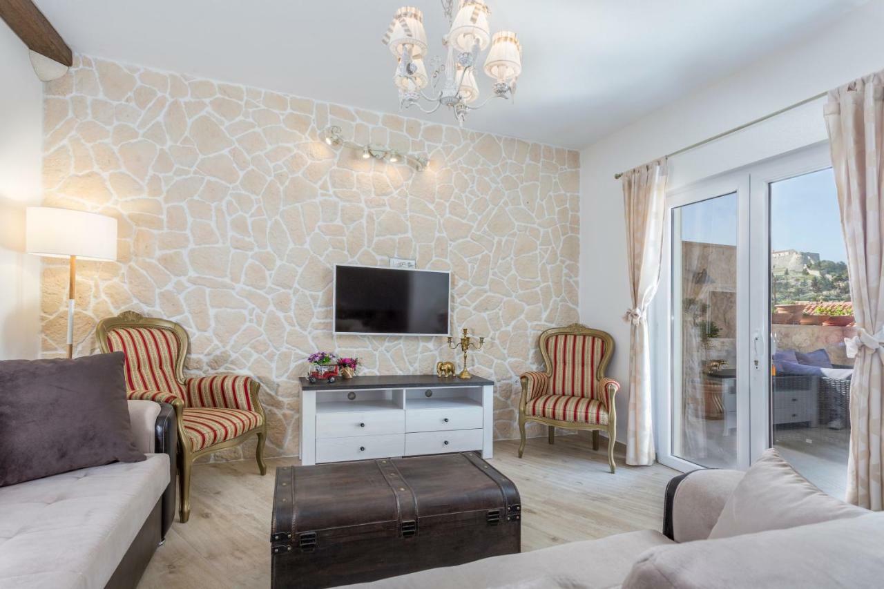 Capitis In The Center -private Pool Apartament Hvar Town